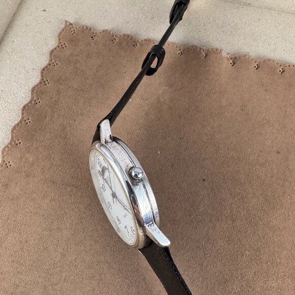 Vintage Fossil Club Collection Moon Phase Watch Silver Tone Bezel Black Strap - Picture 3 of 8